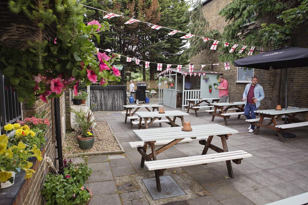 The Milford Arms Herberg 3*